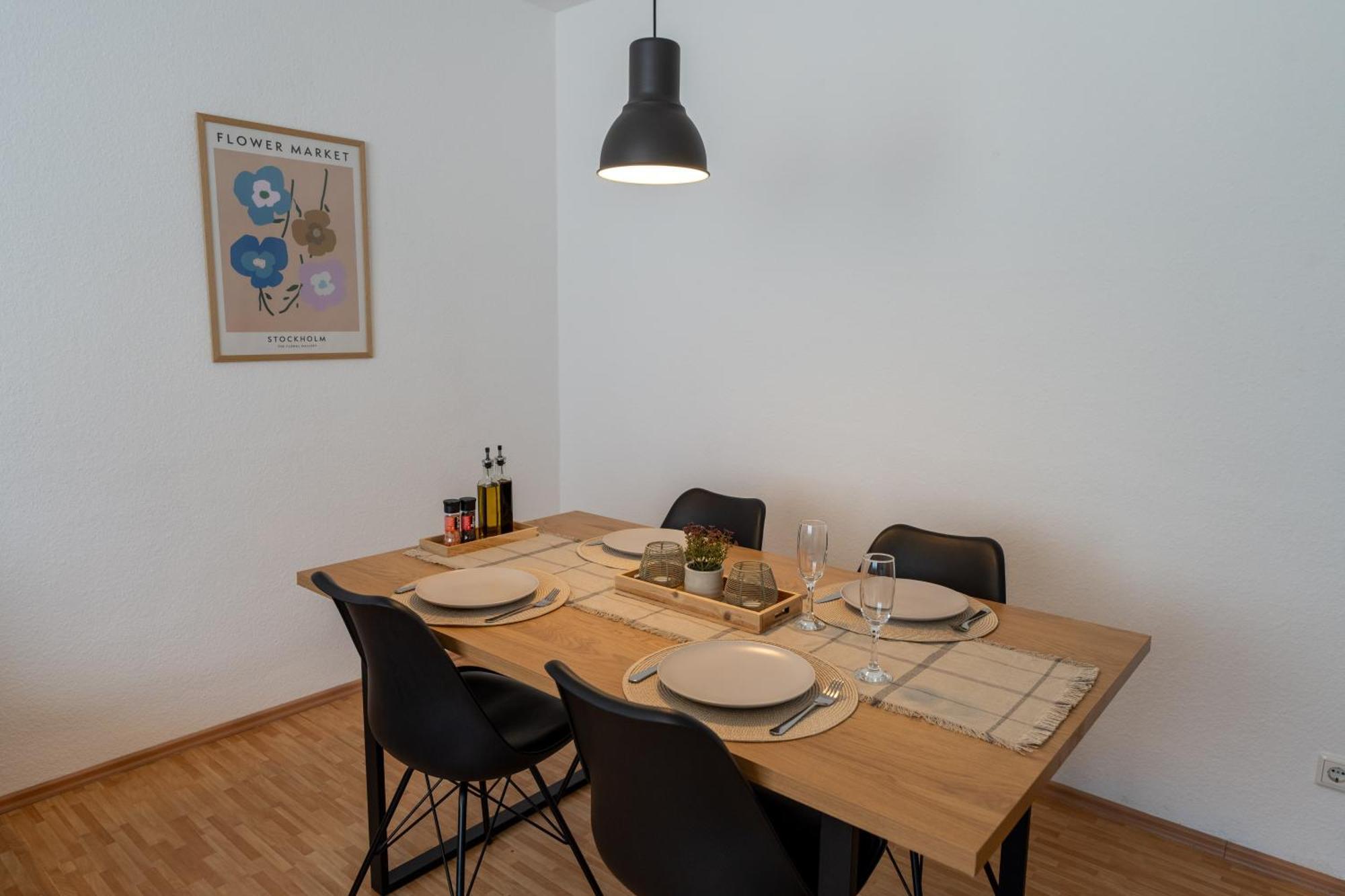 Stadtkern - Kingsize - 24H Check In - Arbeitsplatz - Nespresso - Vollausgestattet 에센 외부 사진